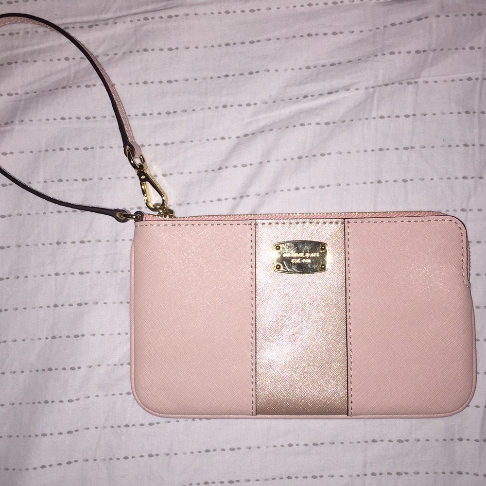NWOT Michael Kors wristlet
